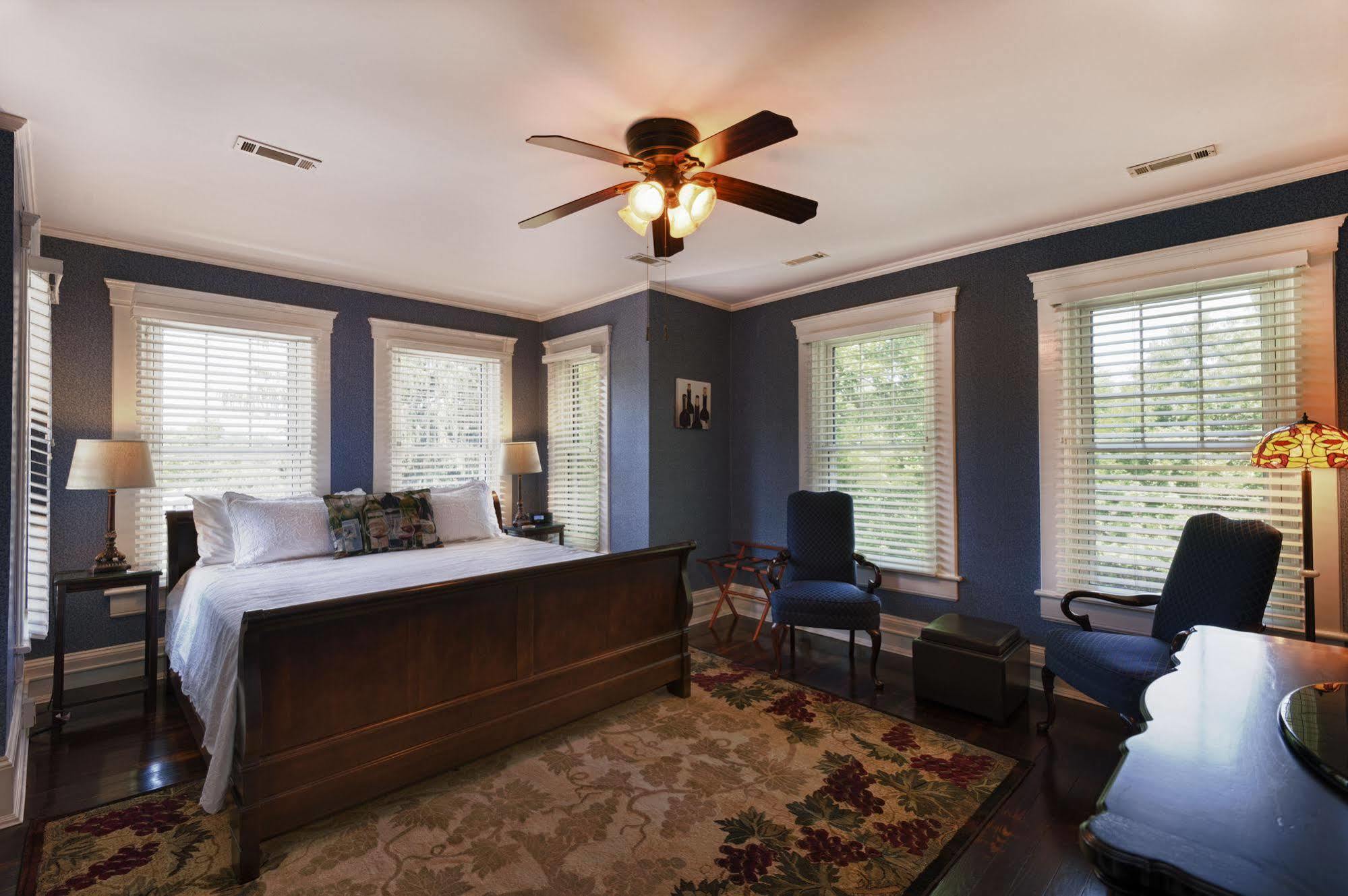 Steeles Tavern Manor Bed & Breakfast Raphine Екстер'єр фото